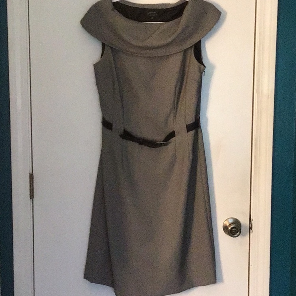 EUC Tahari (Arthur S. Levine Essentials) dress size 8